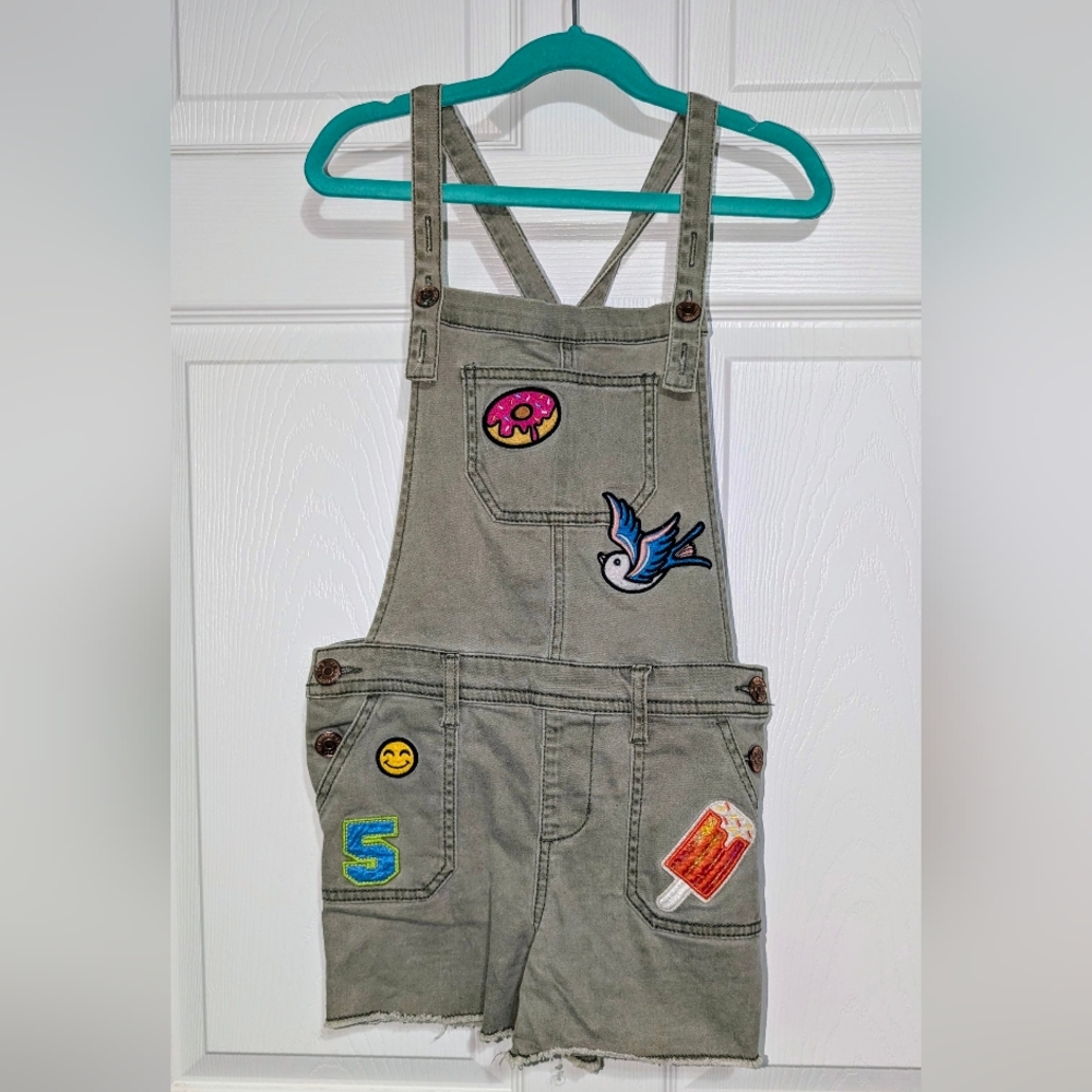 Cat & Jack Girls Shorts Overalls with Fun Patches -Sz Large